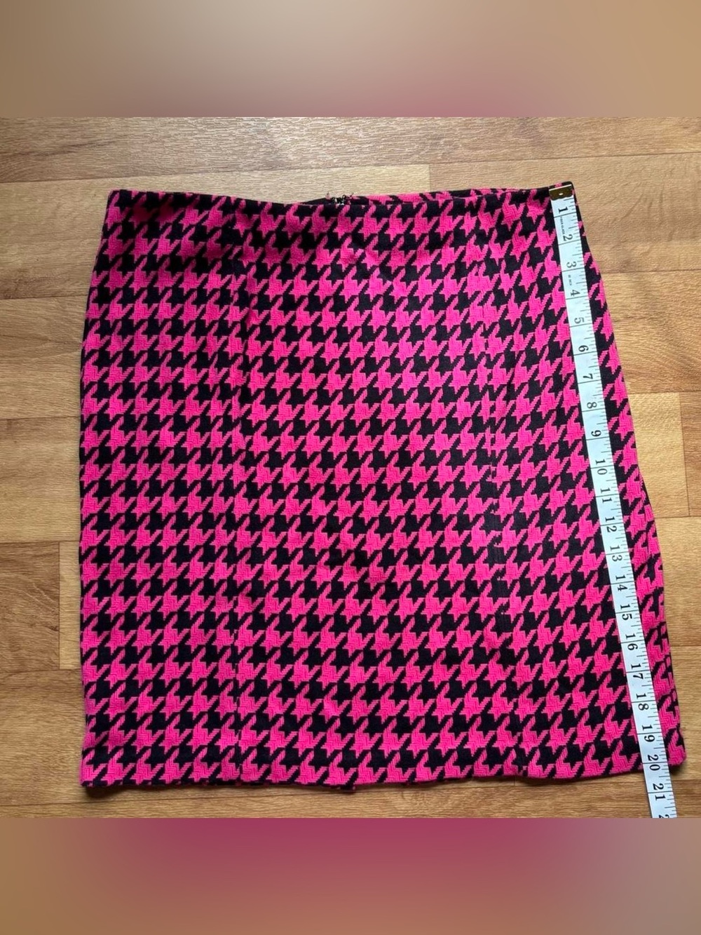 Go International Bold Hot Pink & Black Houndstooth Pencil Skirt - Picture 7 of 8